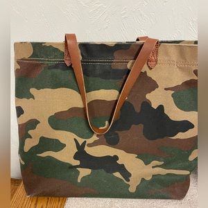 Madewell Canvas Transport Tote in Camo print